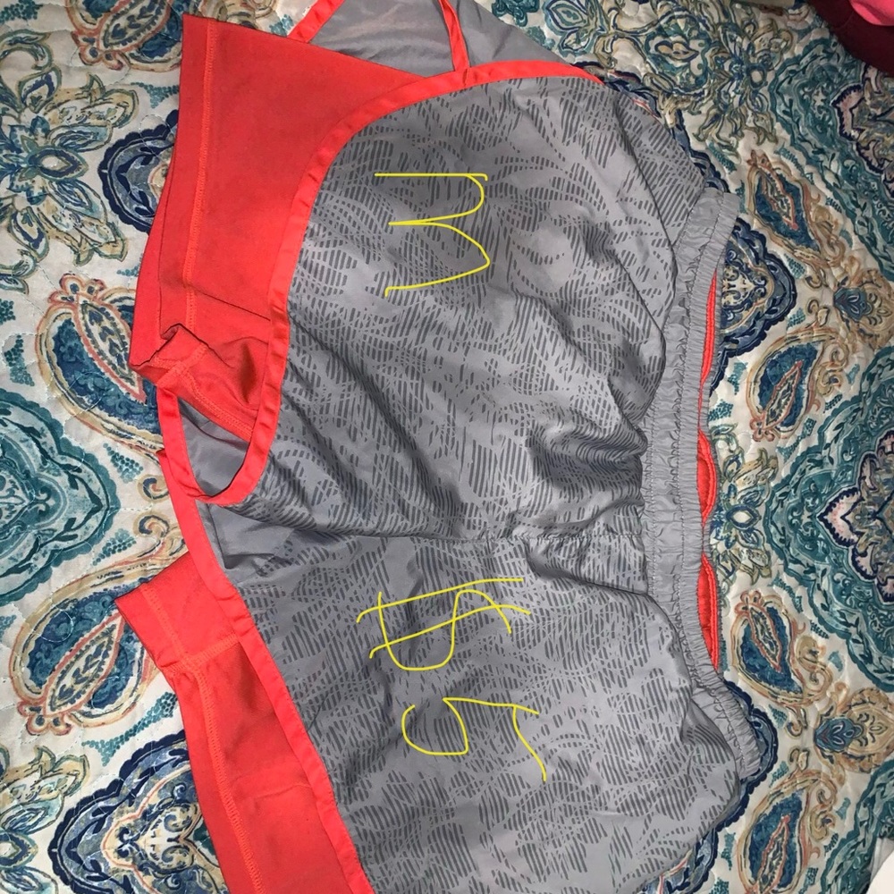 Shorts - Picture 2 of 3